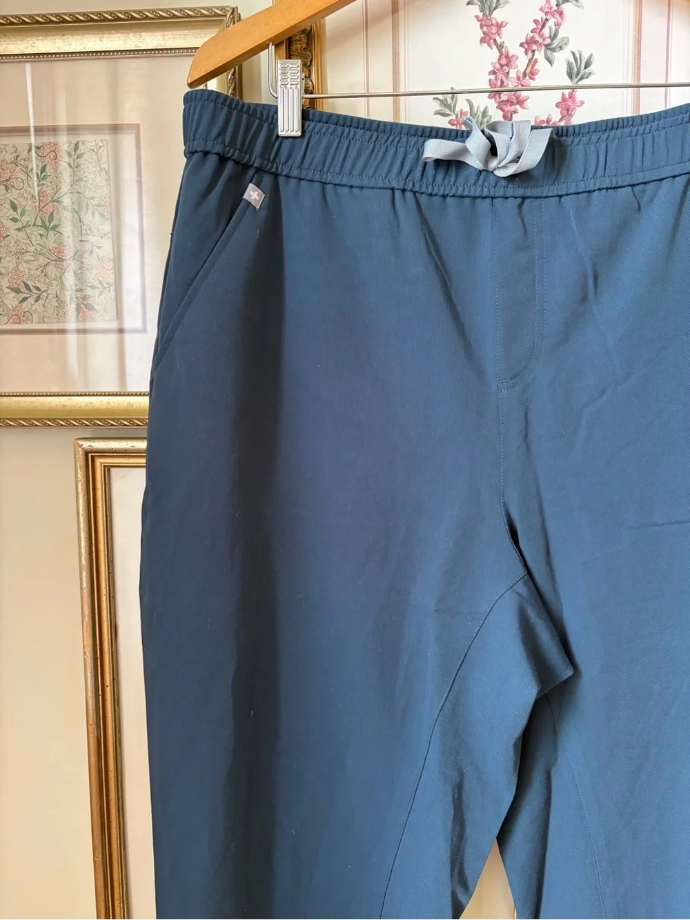 Figs Men’s Tansen Jogger 2.0 Scrub Pants NWT Size 2XL Color Dark Harbor